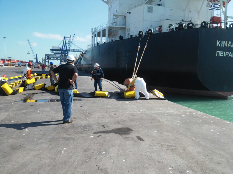 trasiego-de-combustoleo-de-buque-a-autotanque-marterraIMG 9735