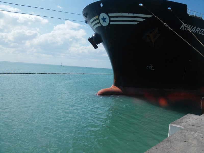 trasiego-de-combustoleo-de-buque-a-autotanque-marterraIMG 9743