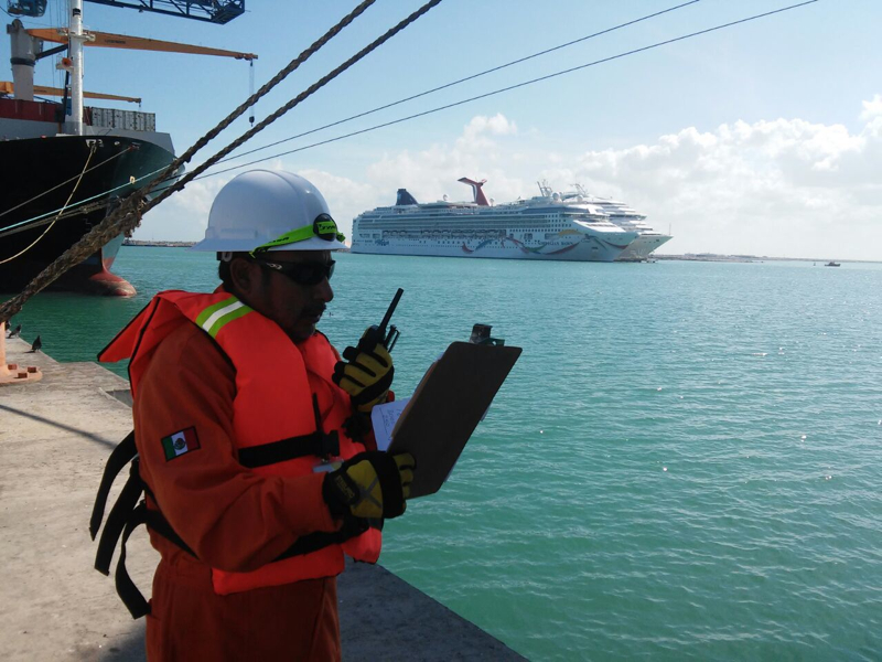 trasiego-de-combustoleo-de-buque-a-autotanque-marterraIMG 9801