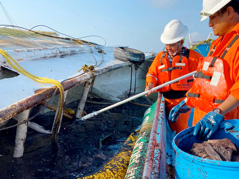 Hundimiento barco camaronero Puente de Tampico